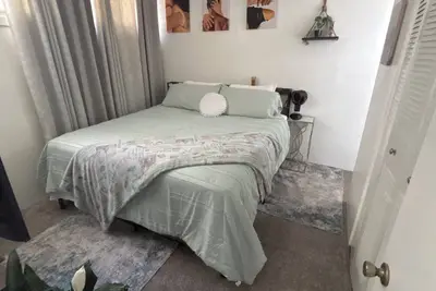 Image de Stylish 3-bedroom bed & breakfast in amazing Honolulu with a stunning view.