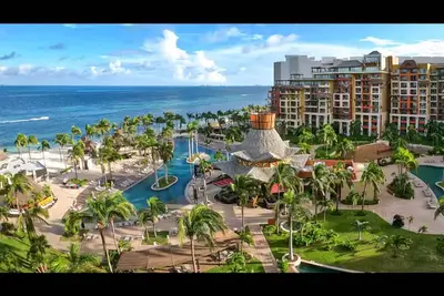 Image de Charming family resort in brilliant Cancún with fitness room, Ac, WiFi and more!