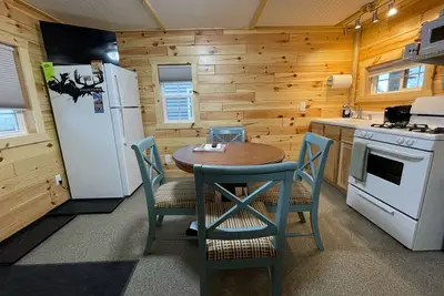 Image de \nCabin #3-New, Affordable, Year Round Lodging near Pictured Rocks & Tahquamenon!