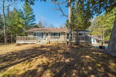 Image de New! Nature Lover's Retreat- Family friendly cottage on Malcolm Lake
