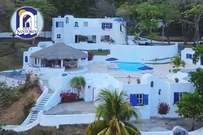 Image de Spacious Santorini Greek Style Villa for Family Vacations Secluded Private Beach