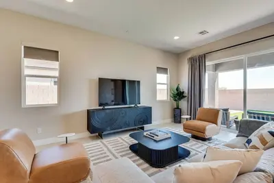 Image de Luxury bungalow, 4 bedrooms, 3. 5 bathrooms, near By Ave 9242