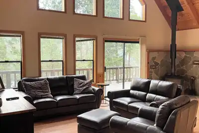 Image de Blue Lake Springs Cabin with Pool Access
