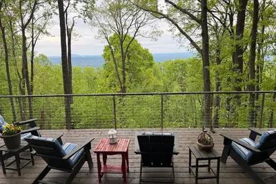 Image de Spectacular Mountain Retreat- Serene Views! - The Groovy Groundhog