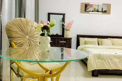 Image de Cozy 1-bedroom apartment in charming Abu Dhabi with Ac, WiFi