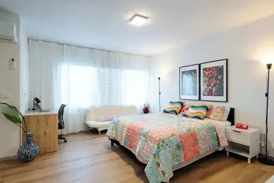 Image de Brunswick 2b Living Near Sydney Rd w/ Free Parking