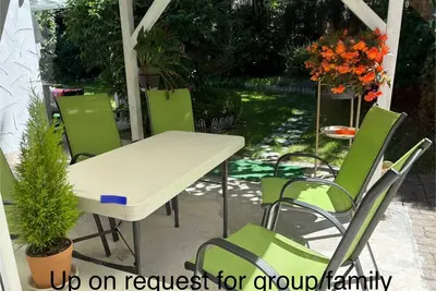 Image de Private Suite • Kitchen • Work & Sleep Zones • Near Yvr & Ferries