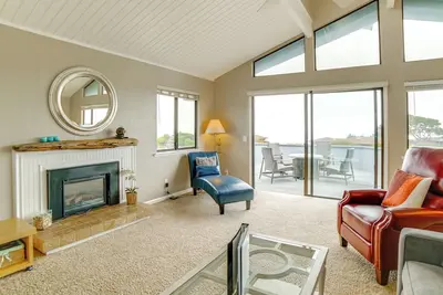 Image de Beach Access & Hot Tub: Coastal Gem in Manchester