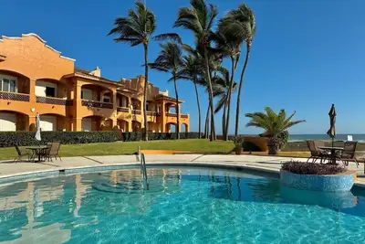 Image de Beachfront Condo with Views in Edm By Gpg