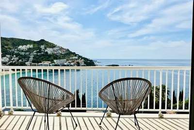 Image de Montemar Beach. Terraza con vistas al mar en Canyelles Petites