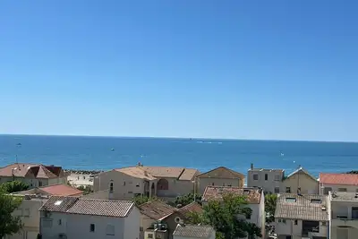 Image de Superbe T3 rénové entre port et plage avec parking privé