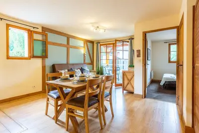 Image de Appartement au centre avec piscine et sauna, Wi-Fi inclus