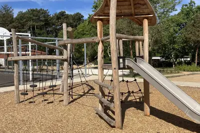 Image de Mobil Home dans camping avec piscine