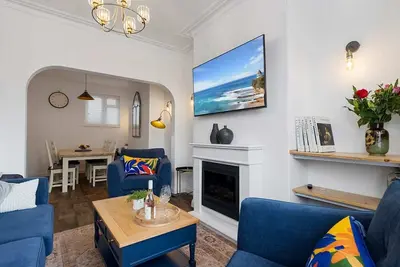 Image de Maple House (Sleeps 7) - Short Stays Uk Ltd