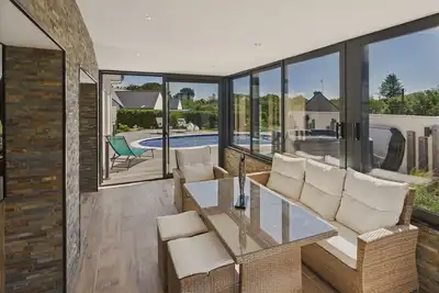 Image de Piscine, jacuzzi et grande terrasse pour 7