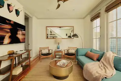 Image de Stunning Carriage House | Heated Pool