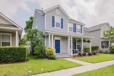 Image de Lowcountry Lodge! In the heart of historic Old Town Bluffton Sc