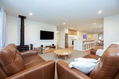 Image de Memorial Crescent Retreat - 4 bedroom family home