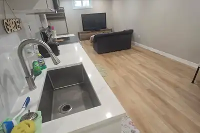 Image de Private yard, big Tv, beautiful patio