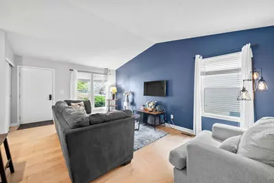 Image de The Suburban Nest – For 6!