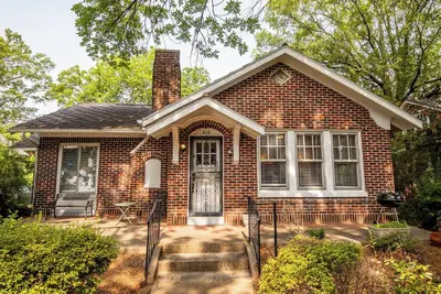 Image de North End Zone on 11th by Apex Short Term Stays