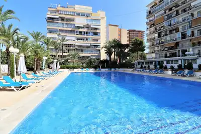 Versalles Pool Levante R161