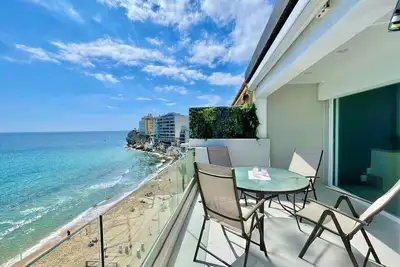 Image de Emalco Seafront Modern Apartment A061