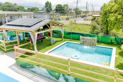 Image de Home for 10 Guests with Pool and Pool Table