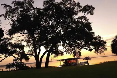 Image de Lake Life at Its Best – 2br/2ba Home with Private Dock Access