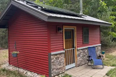 Image de Nature Lover’s Paradise. Tiny 1 room cottage on Bunnifer Farms. Pet friendly