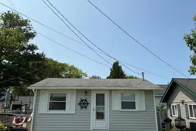 Image de Fabulous 2-bedroom Lake Huron cottage in charming Au Gres + 15 mins to Tawas