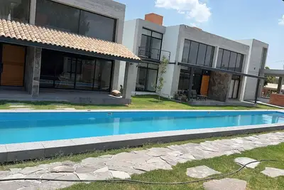 Among Vineyards House 9