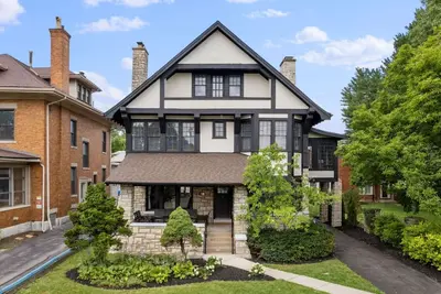 Image de The Crotti Conservatoire Castle - 𝟑 𝐟𝐥𝐨𝐨𝐫𝐬!