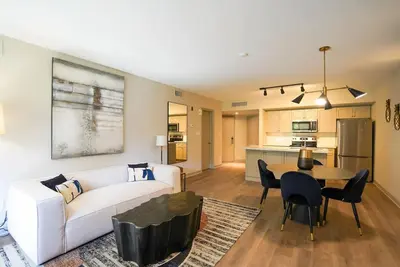 Image de King bed, Jacuzzi Suite with full kitchen