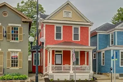 Image de Stay on Main Street! A+ Location! Walk Everywhere!