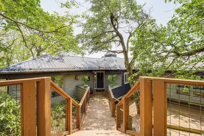 Image de 8 Mi to Ski Slopes! Hot Tub Haven in Seven Devils