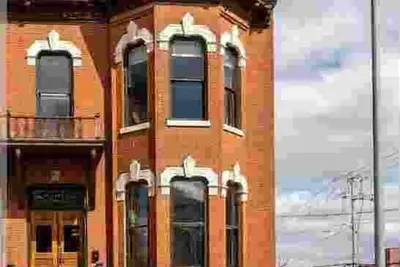 Image de Lovely Victorian Row House in Dubuque's Cultural Corridor
