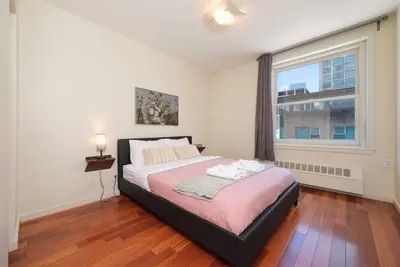 Image de Classy Downtown Vancouver Apartment Near Waterfront Station