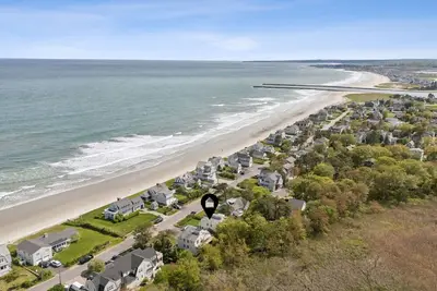 Image de Drakes Island! Ocean Views! - Across from Drake's Island Beach!