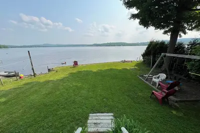 Image de Perfect 5-bedroom lake house with WiFi in charming Derby, Vermont.