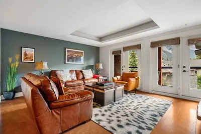 Image de Gorgeous 2 Bedroom Mountain View