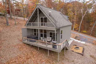 Image de Blue Bird, nestled over the Shenandoah River