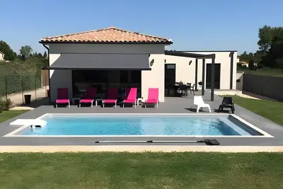 Image de Villa 'Avec Piscine Privée' avec piscine privée, Wi-Fi et climatisation