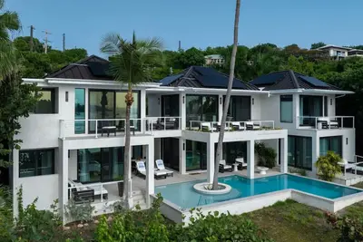 Villa Sol Mate! New 4 Bedroom!