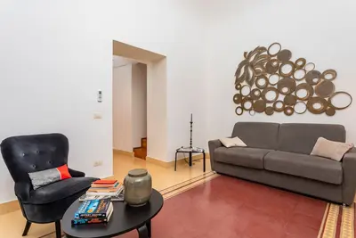 Appartement 'Etnart Gallery House' avec balcon, Wi-Fi et climatisation