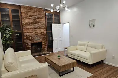 Image de Cozy 4-bedroom house in delightful Elizabeth with Ac, WiFi