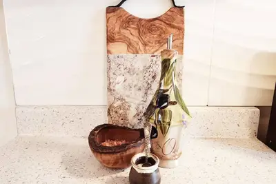 Image de Charming Coach House | Mountain Views + Cozy Vibes