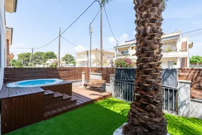 Appartement avec jacuzzi et barbecue à 1km plage