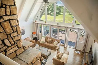 Image de Pikes Peak Views • Sleeps 10• Hot Tub • Wood Fireplace • 5 Acre Retreat