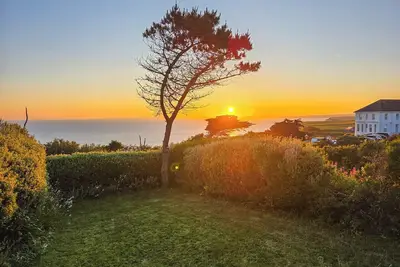 Image de 5 chambres à coucher à Mullion